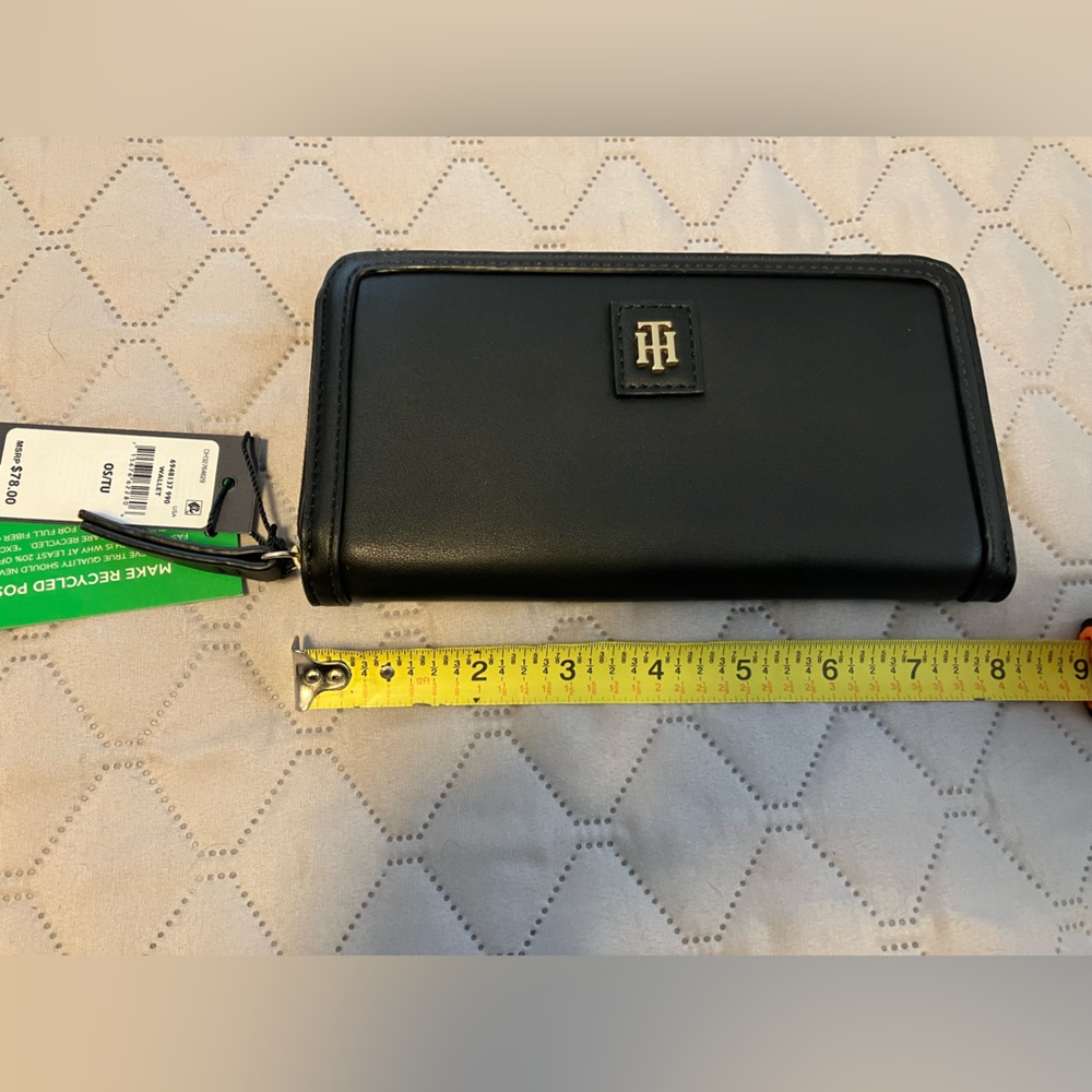 Tommy Hilfiger wallet